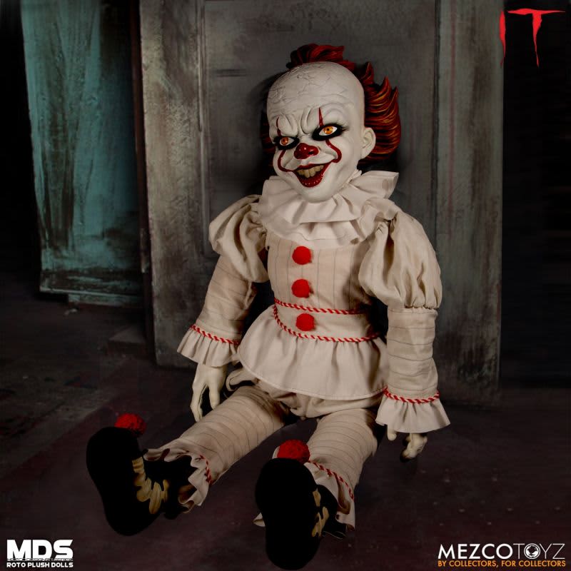 IT (2017): Pennywise Doll - sitting